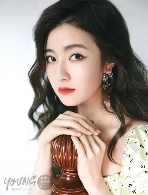 李兰迪直言会给利路修投票 修图最在意发量