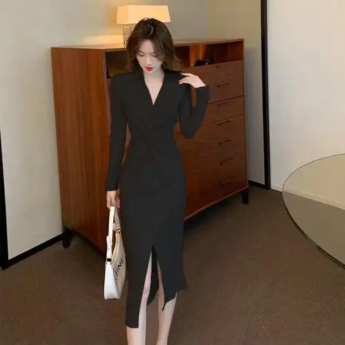 很仙的连衣裙2024年春装新款女士长袖包臀裙扭结别致中长款一步裙