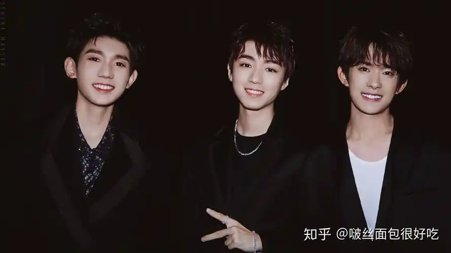 有没有tfboys的电脑壁纸呀