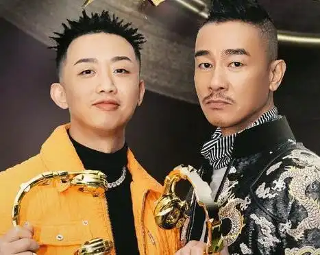 陈小春gai我们的歌冠军  网友:神仙组合实至名归.jpg