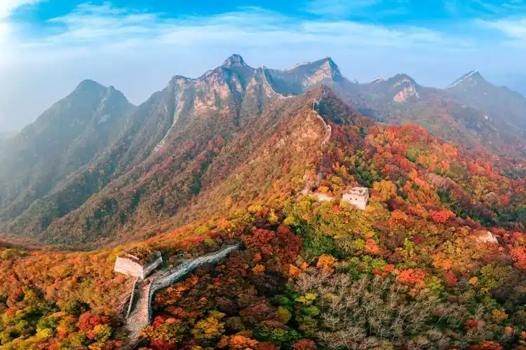 又见长城秋色:箭扣长城位于京郊怀柔区西北的八道河乡境内,海拔1141米