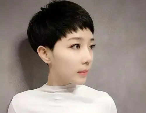 2019最火摩根烫强势来袭 专治发顶服帖的摩根烫最适合短发(3)