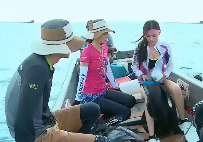 熊黛林潜水视频曝光对镜头挥手引起热议被赞安全意识很高