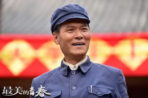 电视剧《最美的青春》中,赵恒煊饰演塞罕坝机械林场场长于正来,他宽怀