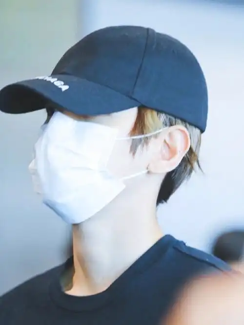 图楼边伯贤口罩素材02