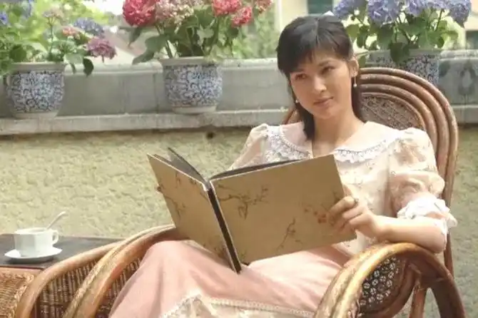 她是周一围的前女友,因出演亮剑成名,如今在《宣武门》中无人识_腾讯