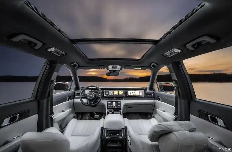 豪横的奶爸车理想one科技感大空间续航不是问题