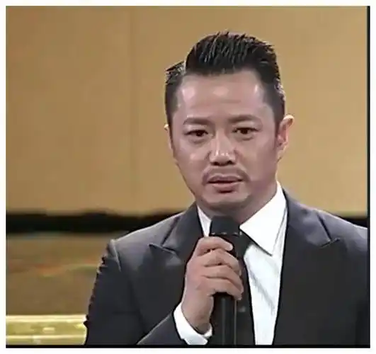 他追9年才娶了妻,因为妻子怕疼做了13年丁克,余生只想宠着她_段奕宏