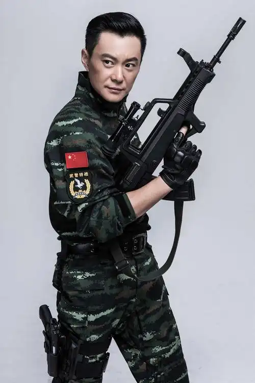 神鹰反恐特战队王斑帅气诠释铁血队长