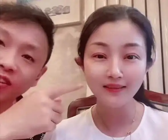 不管如何,都希望祁隆和乐凡以后的生活可以越来越好,两人能担当起父母