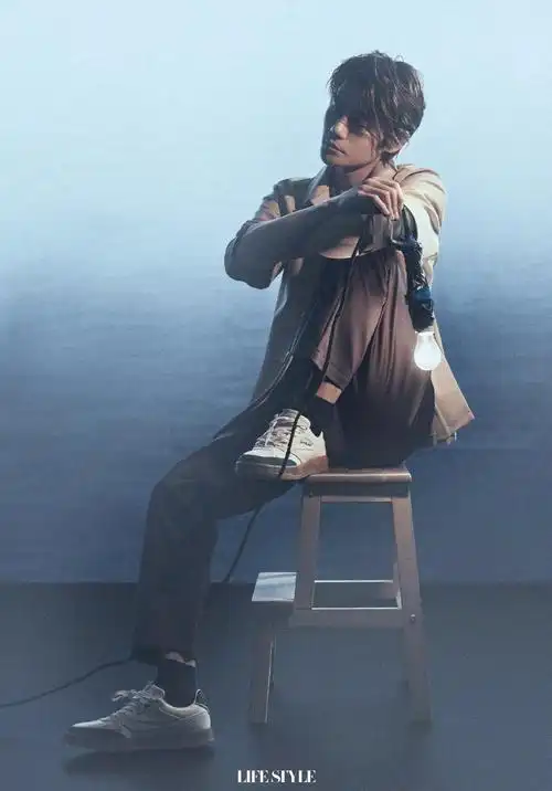 王凯精品购物指南新写真小刚