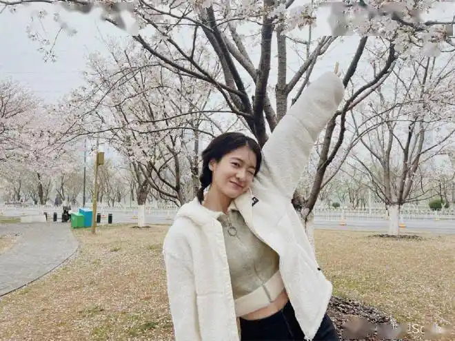 张雪迎发长文回应争议为姐姐的冲动言论道歉