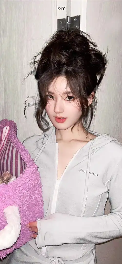 赵露思慵懒感美拉德妆造