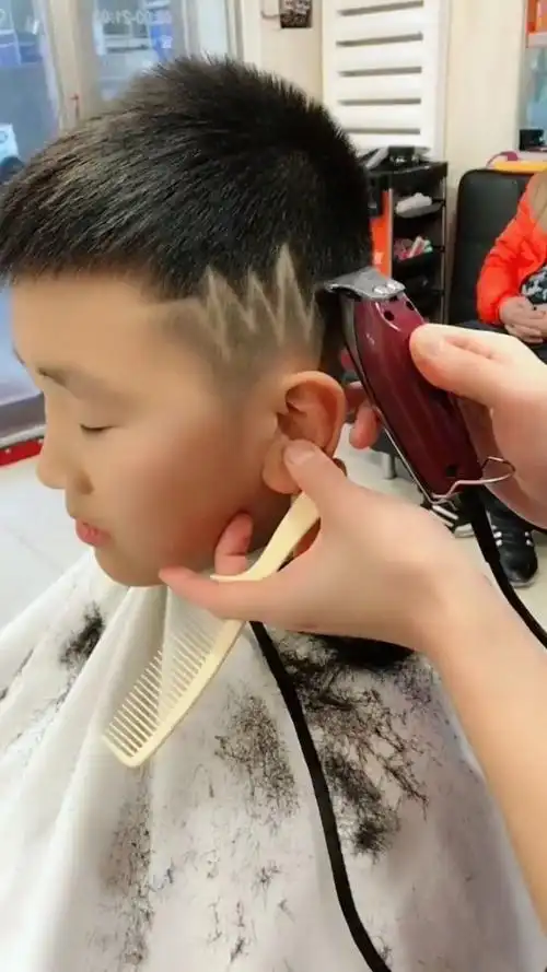 心电图精美刻痕短发,洋气简单又有魅力