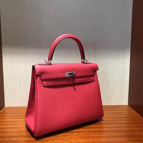 爱马仕凯莉包图片尺寸hermes kelly 25 togo小牛皮 i6极致粉 荧光粉