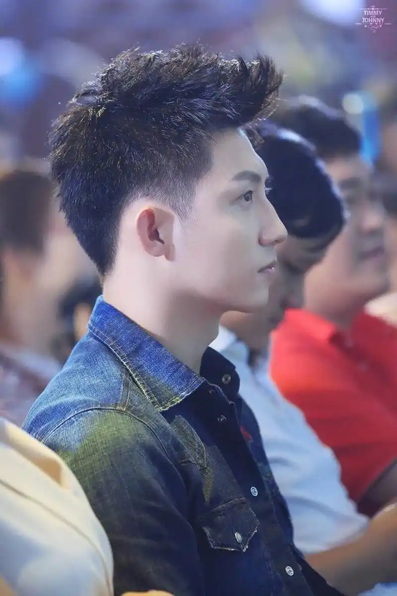 捉到一个超帅的小哥哥——黄景瑜,你最喜欢哪种风格的他?