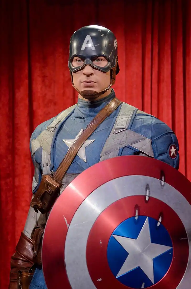 高分电影推荐# 《美国队长1》 上世纪40年代,纳粹及其邪恶轴心的战