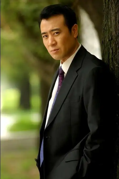 回顾著名演员于和伟40岁大器晚成绯闻不要紧糟糠之妻不能丢