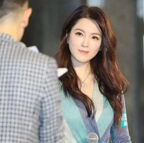 苟芸慧嫁豪门养娘家月收千万家用仍对富三代老公不满