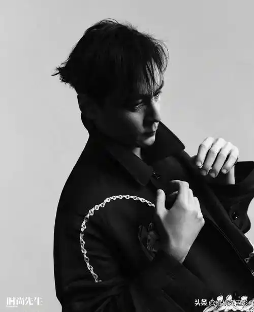 男星吴彦祖时尚先生封面大片不老男神帅气依旧