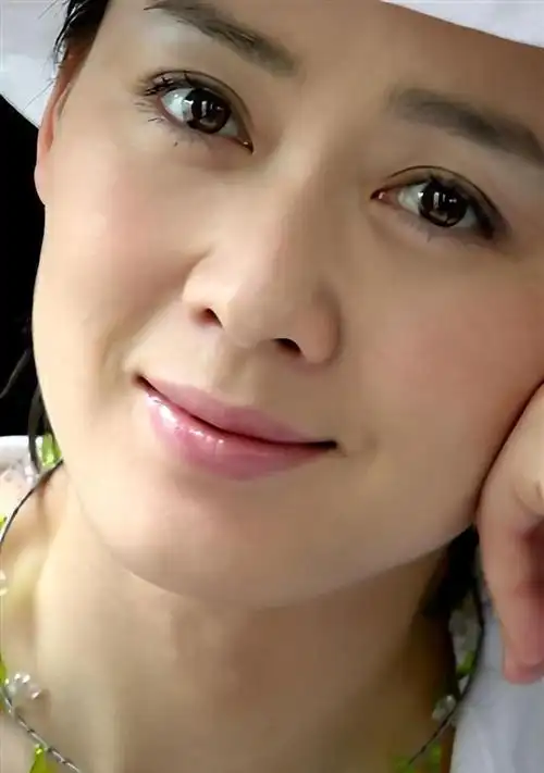 演员李琳:因前夫一耳光离婚,二婚嫁奥运冠军很幸福,51岁无子女