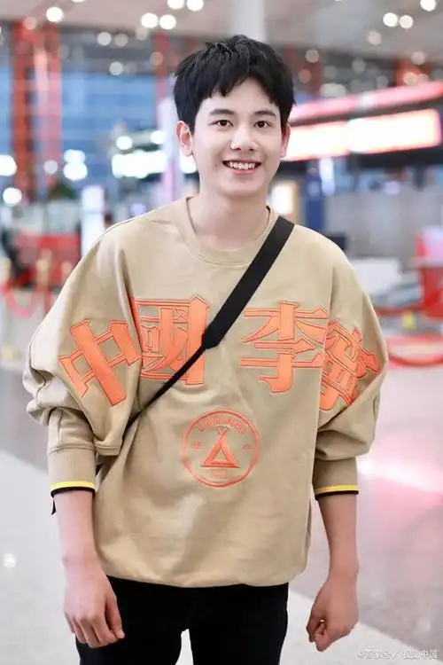 《花少》笑翻!胡先煦自带笑点,卡裆一幕成全程笑料焦点!