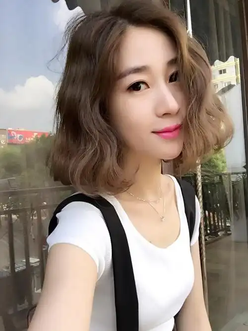 短发#奶茶色#水波纹