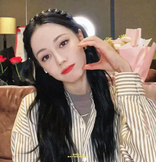 迪丽热巴好会比心##迪丽热巴比心的多种姿势