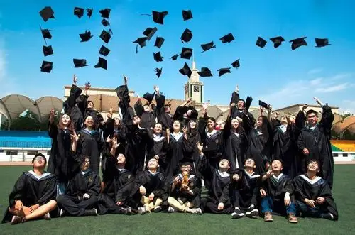 兰大化学人的创意毕业照 | 苯宝宝们毕业啦