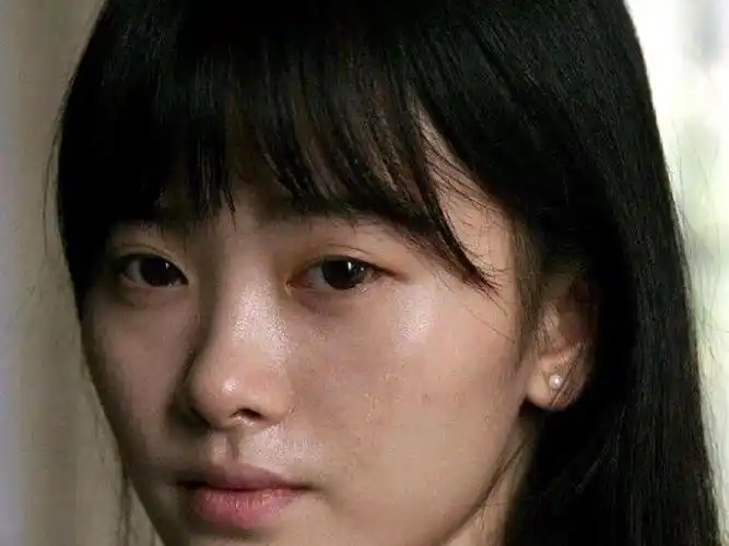 号称为4000年难得一遇的美女鞠婧祎 看完她整容前的照片 只想感叹一句