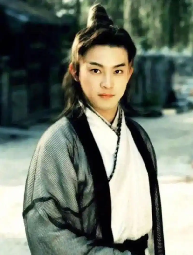 让选手下厨房请评审老师们务必注意当然,若要参赛还得搜索"黄磊年轻"