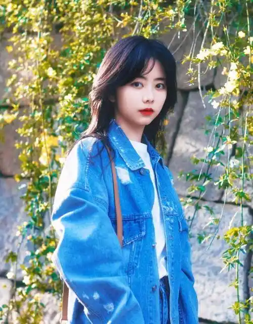 步入30岁的谭松韵,终于不再依靠娃娃脸扮嫩,熟女风让人沦陷!