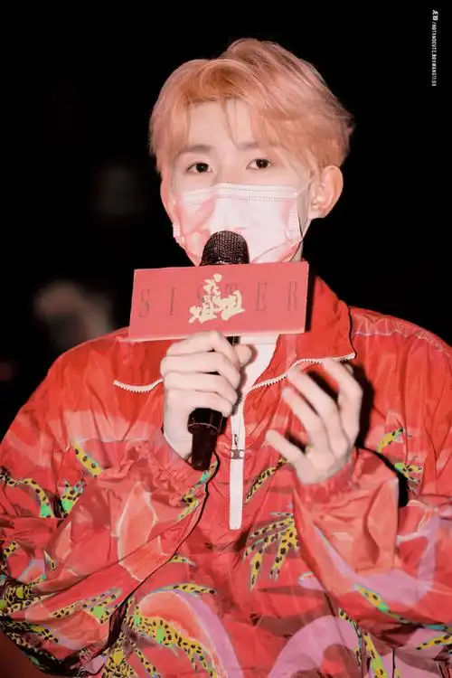 粉色头发 ～ 王源 - 高清图片,堆糖,美图壁纸兴趣社区