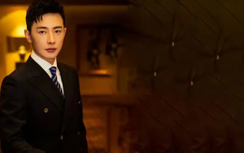 绝世好男人"罗晋,身价超10亿从不炫富,将老婆唐嫣宠上天