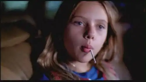 1996年12岁《曼妮姐妹 》,从这部电影开始寡姐就慢慢作为主演独自hold