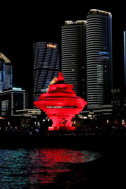 美丽的青岛五四广场夜景!