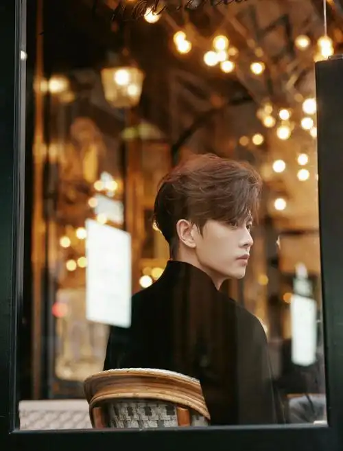 任嘉伦巴黎时装周##任嘉伦四年之约