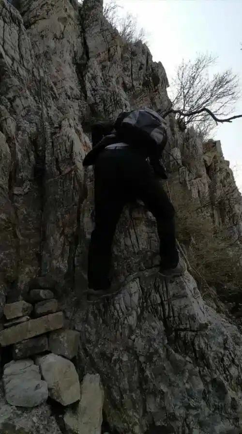 箭扣长城东段修缮开工,官方:不修成开放景点,保留原状