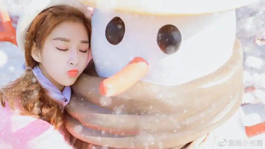 简介:女儿病危,叶锋遭到前妻无情抛弃,绝望之下用命碰瓷豪门千金,没