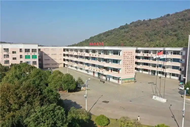 p>江西省西山学校(xishan school of jiangxi province)是 a target=