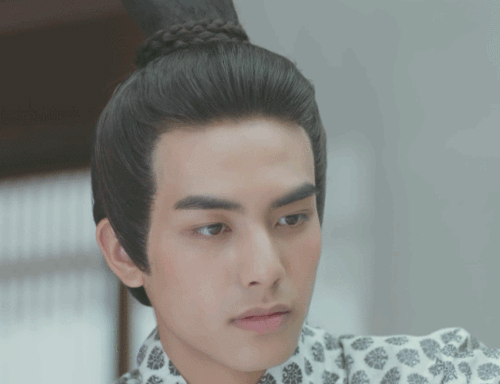 看宋威龙如何在戏里戏外长袍加身切换自如