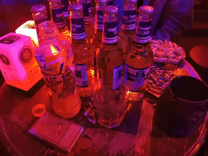 被一个男的给非礼了-ktv知识库-ktv预订网-ktv预订,酒吧预订,夜场预订