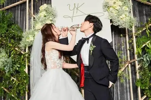 被邓紫棋嫌弃,被妻子捧手心里!