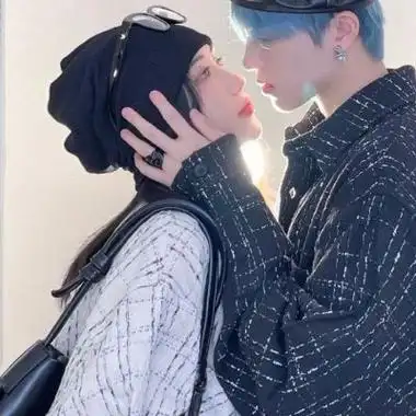 暖色系情侣头像一男一女