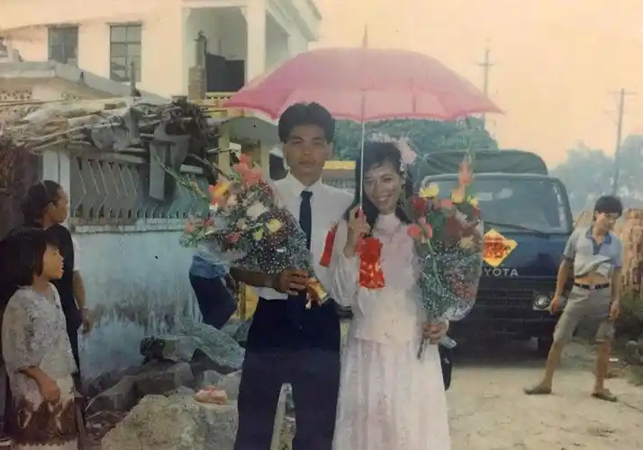 直击上世纪八十年代的结婚细节人们吃喜酒都是送肉和馒头