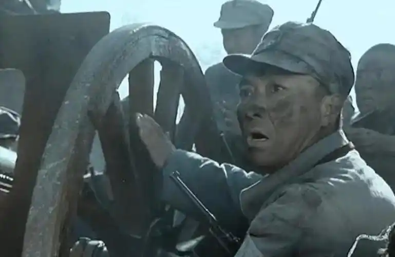 比如说《亮剑》这部剧中向秀琴跟李云龙呐喊"开炮",堪称剧中的经典,再