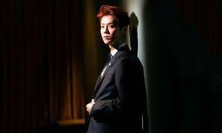 原创传说的男妈粉出现了创造营路透曝光男粉冲鹿晗喊妈妈爱你