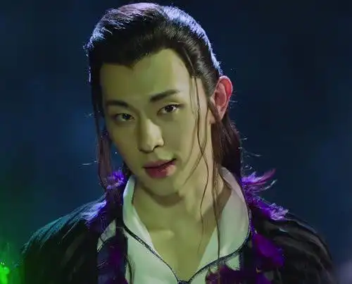 邓伦新剧开播妖冶造型让人痴迷是旭凤