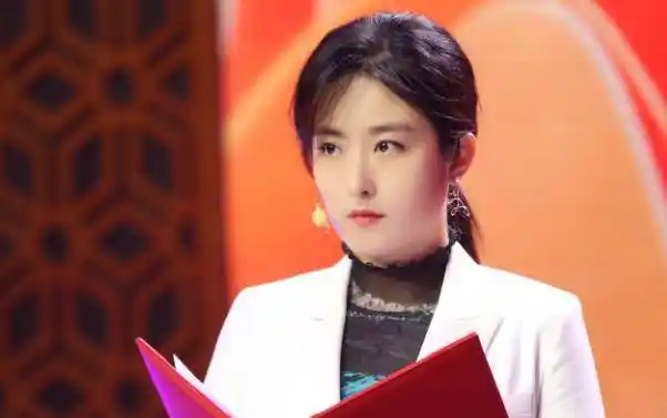 拥有演技的徐百卉,在角色上非常的百变,深受专业人士肯定_时候_父母