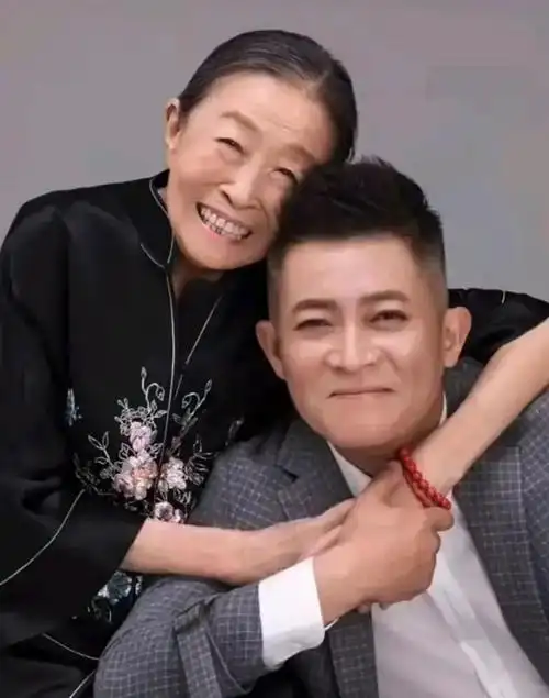 老戏骨张少华因病去世,享年75岁 说起张少华的一生,那真的是很朴素